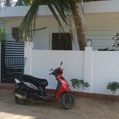Surf Reef Beach 亭可马里 外观 照片