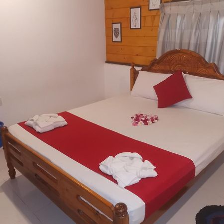 Surf Reef Beach 亭可马里 外观 照片