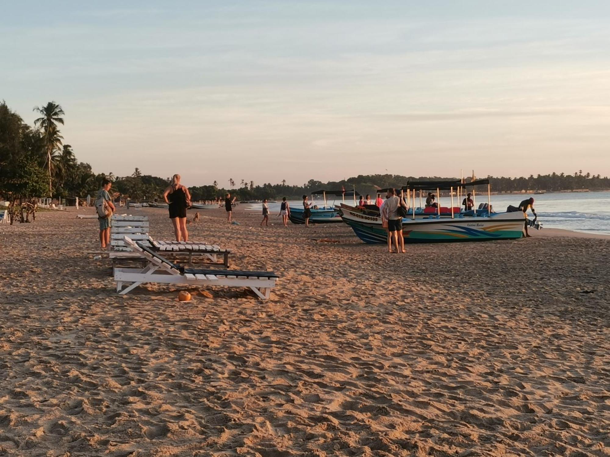 Surf Reef Beach 亭可马里 外观 照片