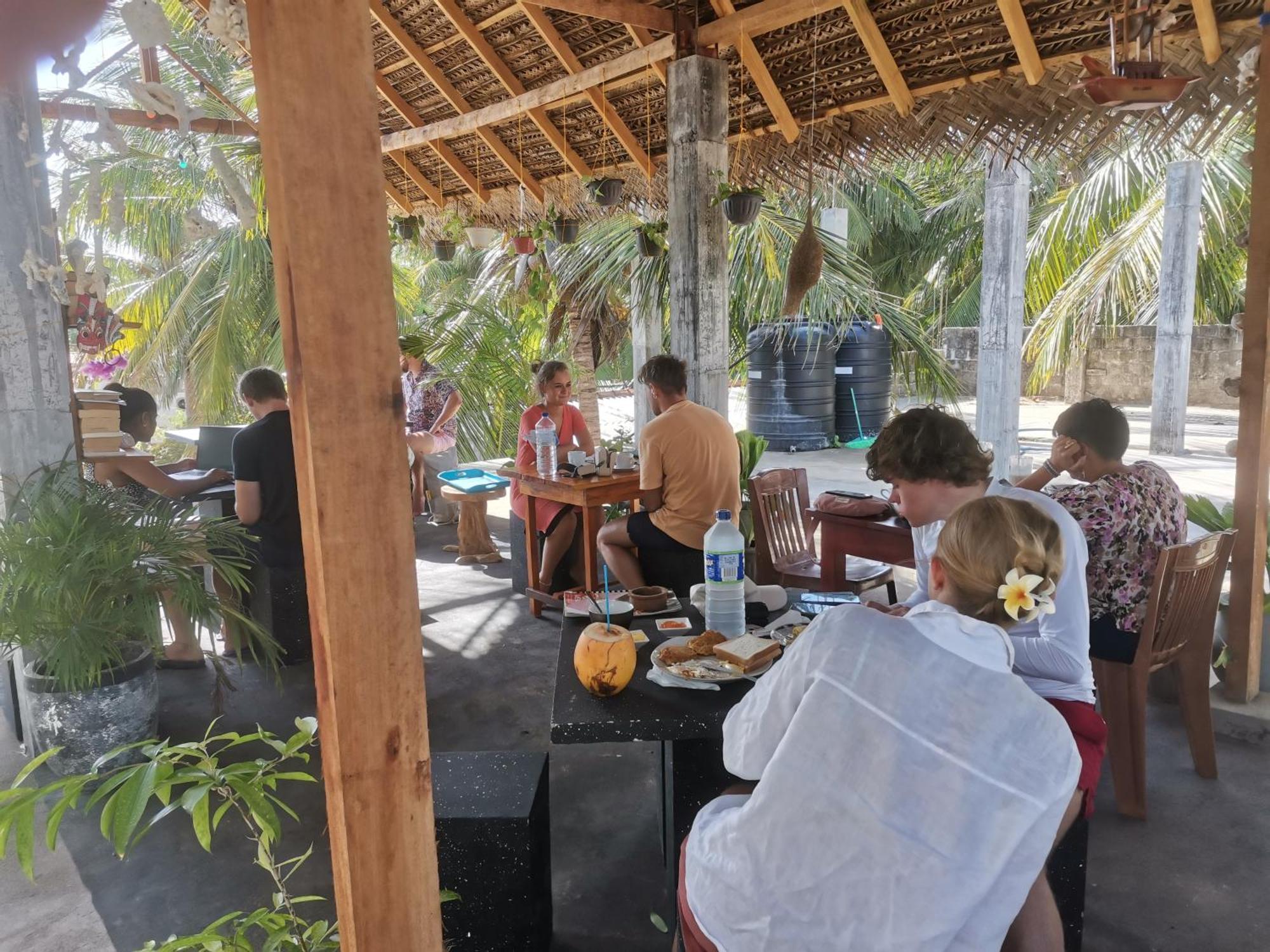 Surf Reef Beach 亭可马里 外观 照片