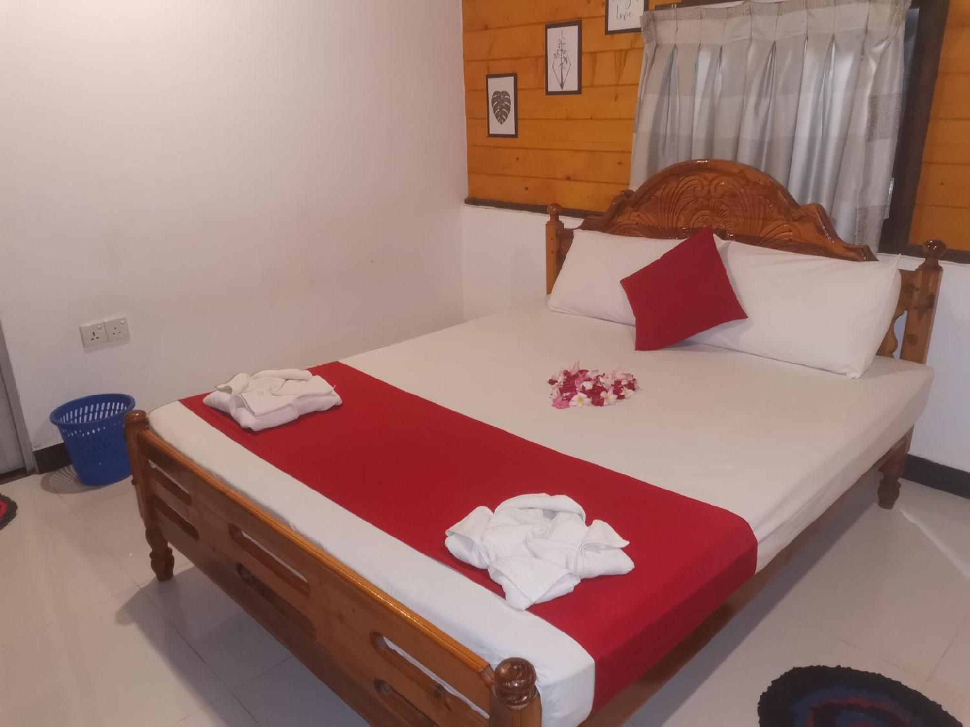 Surf Reef Beach 亭可马里 外观 照片